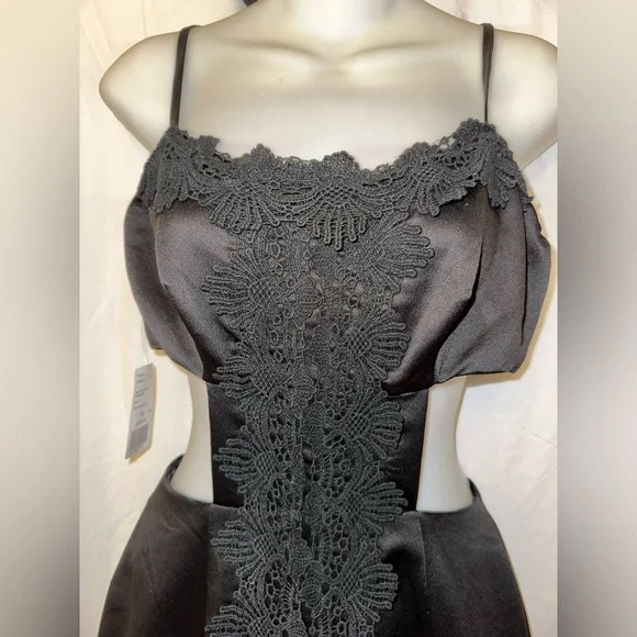 Twelve by twelve XS SIDE CUT OUT BLACK DRESS NEW NWT - Picture 6 of 10